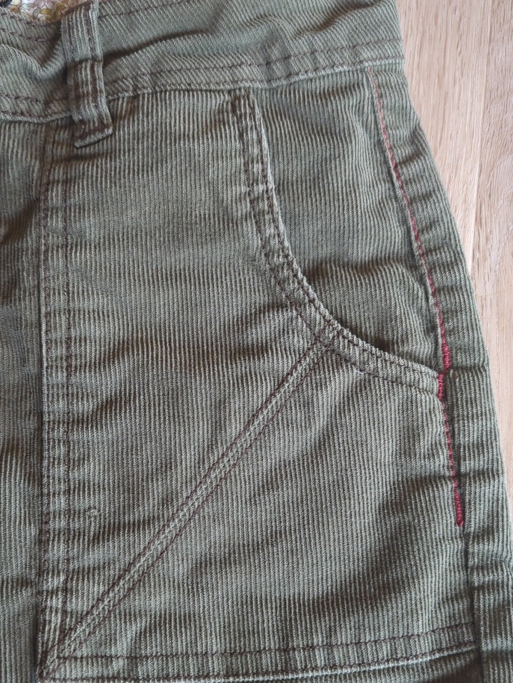 Prana Olive Green Women’s Cargo-Style Shorts - Picture 4 of 5
